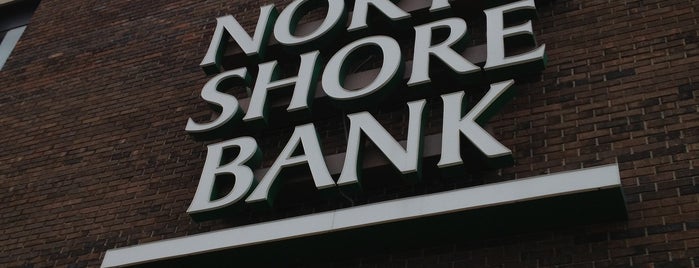 North Shore Bank - West Allis is one of LAXgirlさんのお気に入りスポット.