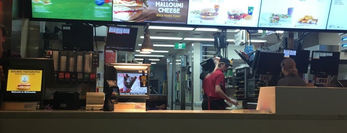 McDonald's is one of Posti che sono piaciuti a Antonio.