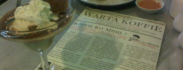 Kopitiam Oey is one of Locais curtidos por Arie.