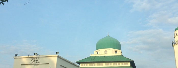 Masjid al-Hasanah مسجد الحسنة is one of Activity.