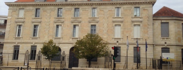Lycée Montesquieu is one of Sites préférés.