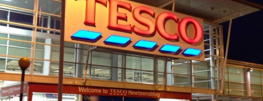 Tesco is one of Orlaithさんのお気に入りスポット.