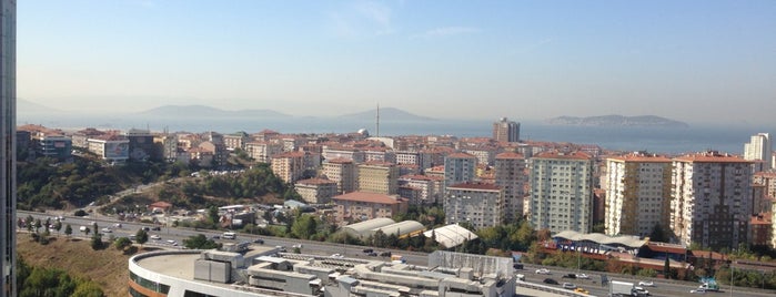 Dedeman Bostancı İstanbul Hotel & Convention Center is one of Locais salvos de ayhan.