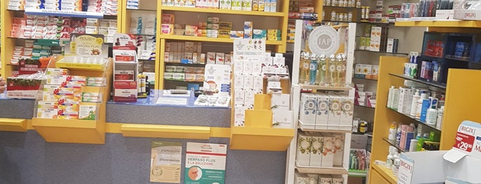 Farmacia Metro is one of Posti che sono piaciuti a Gi@n C..