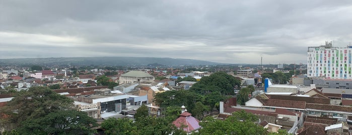 Atria Hotel is one of สถานที่ที่ Fanina ถูกใจ.