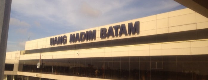 Bandar Udara Internasional Hang Nadim (BTH) is one of Airports in Indonesia.