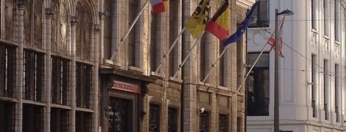 Districtshuis Antwerpen is one of Posti che sono piaciuti a Wendy.