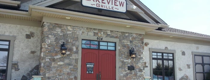 Lakeview Grille is one of Tempat yang Disukai Jon.