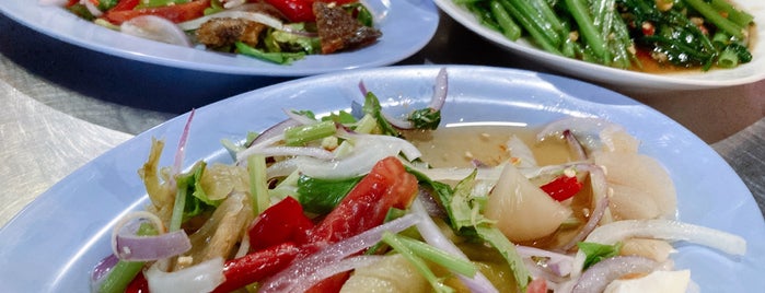 ป๋าย้ง ราชาข้าวต้มโรงโป๊ะ is one of 2Go @Chonburi.
