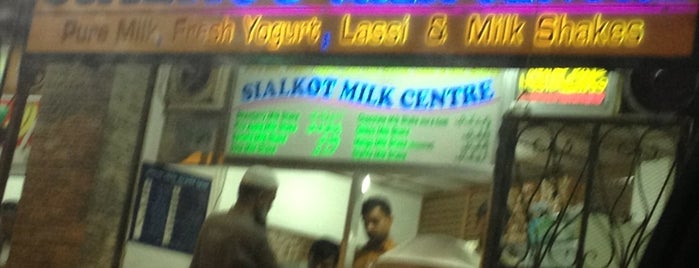 Sialkot Milk Centre is one of Tempat yang Disukai Asim.