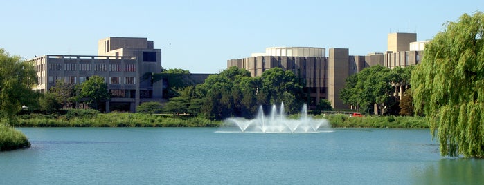 Universidade Northwestern is one of Locais salvos de Mallory.