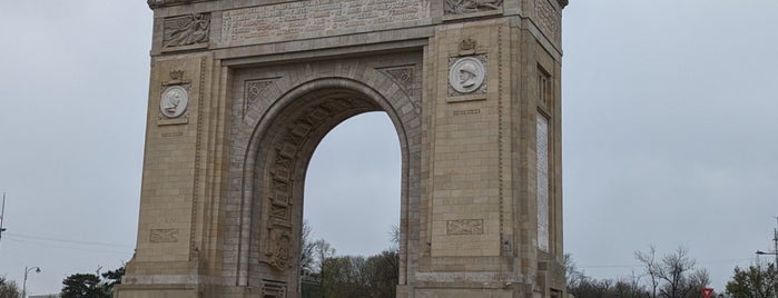 L’arc De Triomphe is one of Bucharest.