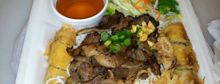 b10 Vietnamese Cafe is one of ᴡ's Saved Places.