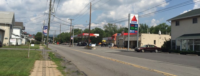 Pop Pop's Mini Mart is one of Eating out.