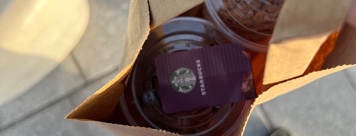 Starbucks is one of Abu Dhabi Food 2.