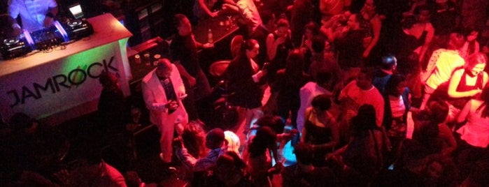 Pearl Lounge Club is one of Lugares favoritos de Karol.
