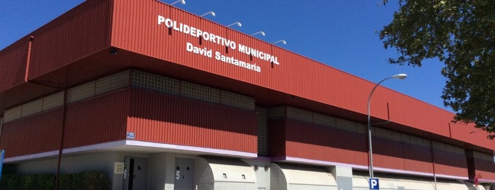 Polideportivo Municipal David Santa María is one of Lugares favoritos de Antonio.