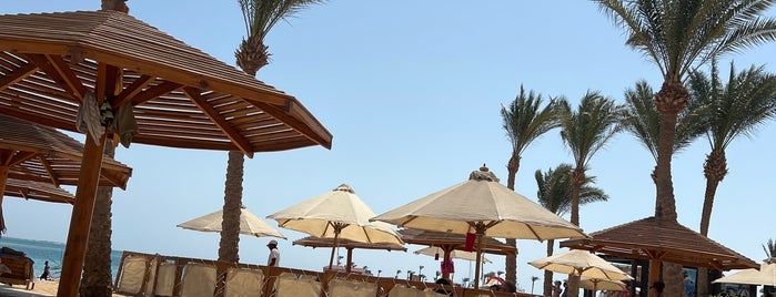 The Beach of Steigenberger Al Dau Beach Hotel is one of Египет.