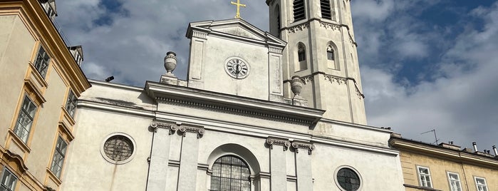 Michaelerkirche is one of Locais curtidos por Matias.