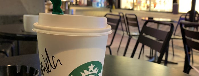 Starbucks is one of Orte, die Philipp gefallen.