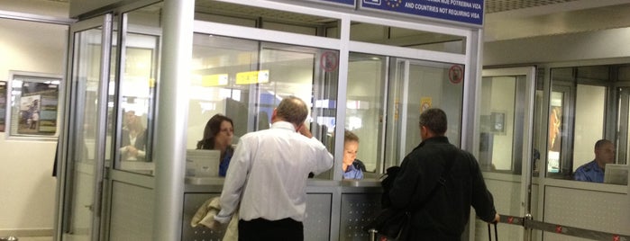 Passport Control is one of scorn'un Beğendiği Mekanlar.