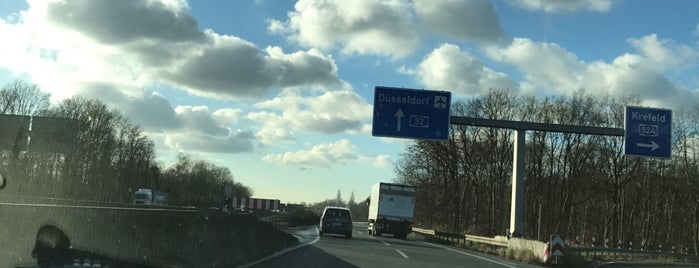 Dreieck Breitscheid (25) (5) is one of Autobahndreiecke in Deutschland.