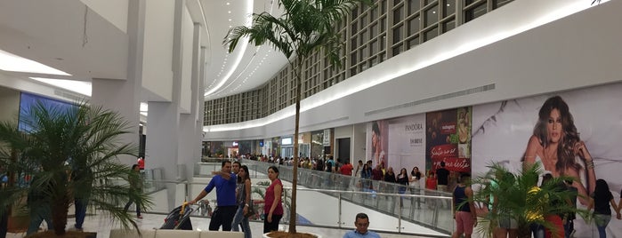 Shopping Bosque Grão-Pará is one of Lugares Top. :).