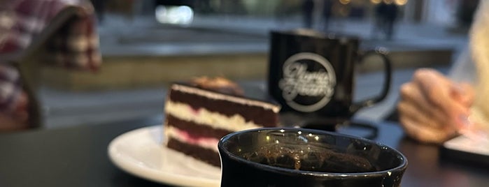 Gloria Jean's Coffees is one of Baku Cafes & Restaurants.