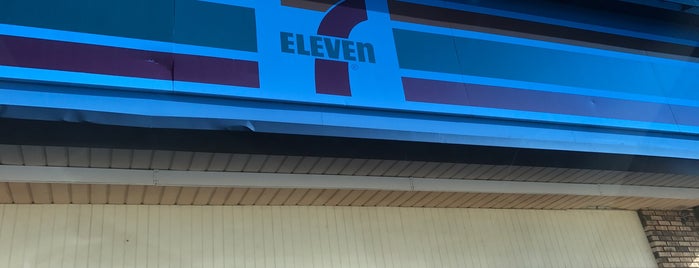 7-Eleven is one of Orlando: 7-11 = Cream Soda!  :-D.