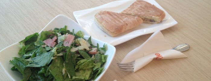 Quickie Salad is one of Lugares favoritos de Matt.