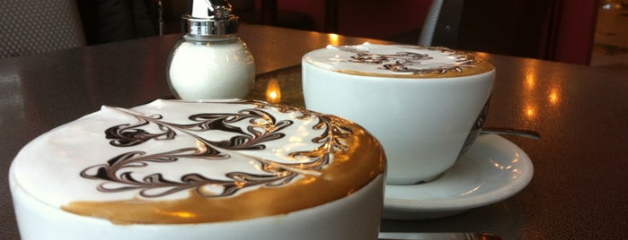 Double Coffee is one of Tempat yang Disukai Deniss.