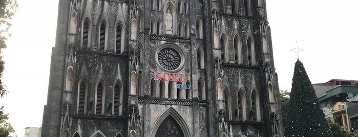 Nhà Thờ Lớn (St. Joseph's Cathedral) is one of สถานที่ที่ Henry ถูกใจ.