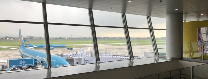 Noi Bai International Airport is one of Lieux qui ont plu à Henry.