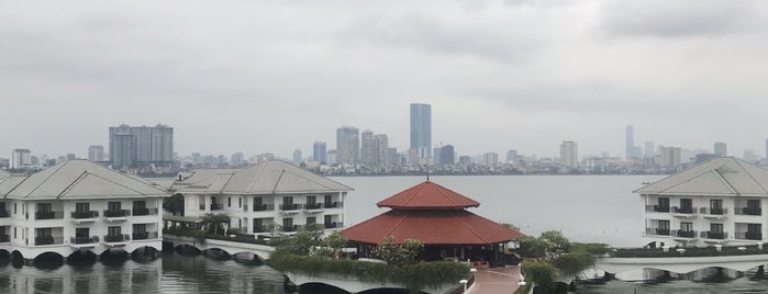 InterContinental Hanoi Westlake is one of Lugares favoritos de Henry.