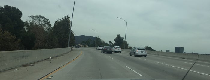 Bruce T. Hinman Memorial Interchange (US-101/CA-134/CA-170) is one of Los Angeles area highways and crossings.