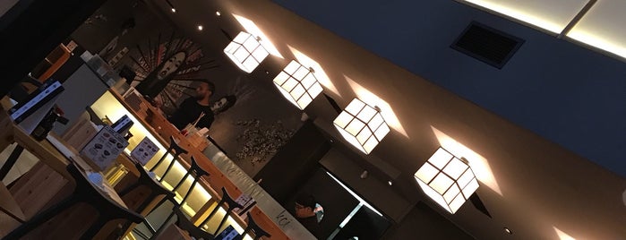 Koi Sushi Bar is one of Poly 님이 좋아한 장소.