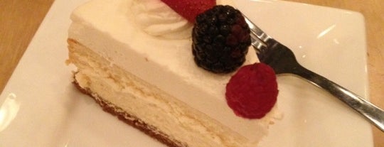 Dessert Sinsations Cafe is one of Renda'nın Kaydettiği Mekanlar.