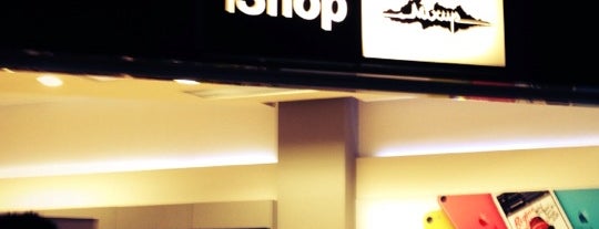 iShop is one of Horacioさんのお気に入りスポット.