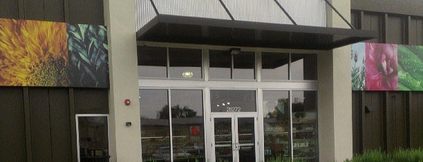 Aveda Institute Tampa Bay is one of Lieux qui ont plu à Bev.