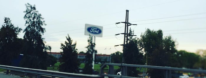 Ford Argentina is one of สถานที่ที่ Alejandro ถูกใจ.