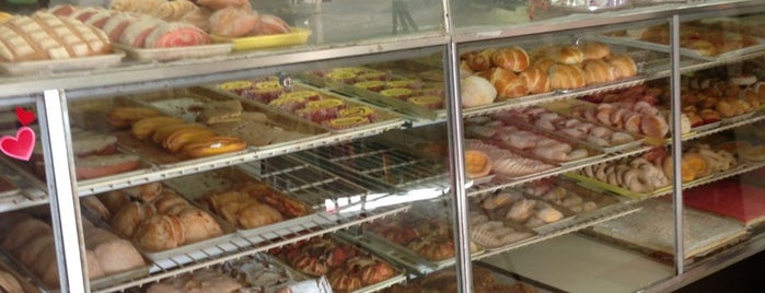 La Mexicana Bakery is one of Tempat yang Disimpan Cassandra.