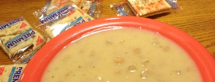 Skippers Seafood & Chowder is one of Lugares favoritos de Janice.