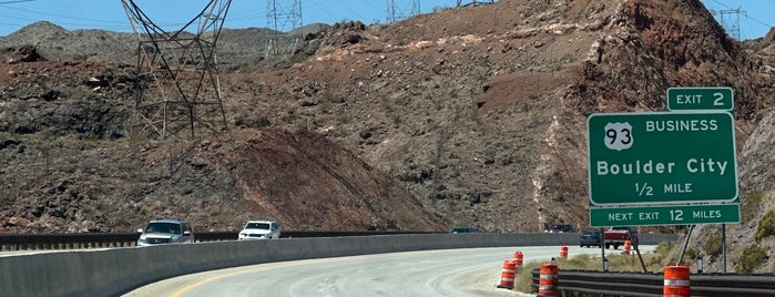 Nevada/Arizona State Border is one of Tempat yang Disukai Lari.