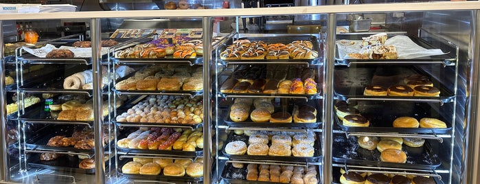 Winchell's Donut House is one of Food - Treats.