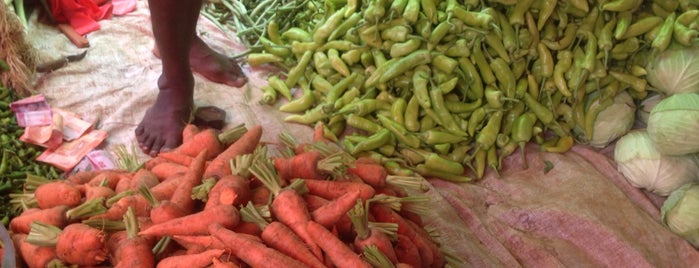 Hikkaduwa Fruit & Vegetable Market is one of Locais curtidos por Thisara.