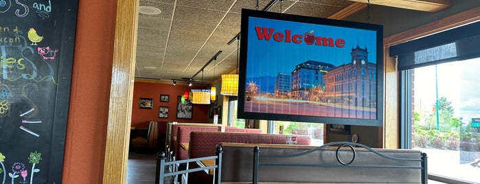 Applebee's Grill + Bar is one of Businesses I Recommend.