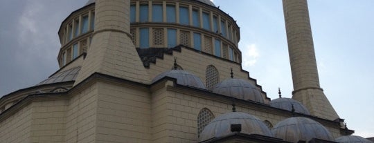 Büyükçekmece Merkez Camii is one of Doğa'nın Beğendiği Mekanlar.