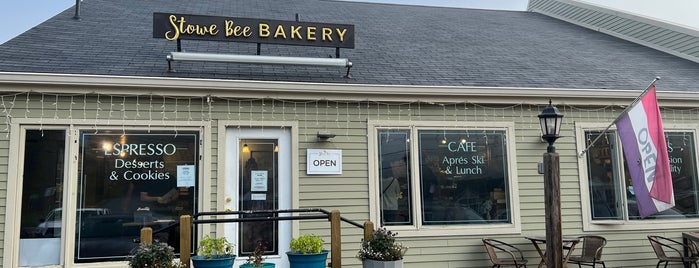 Stowe Bee Bakery & Cafe is one of Vermont mini moon.