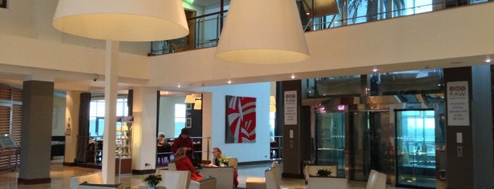 Radisson Blu Hotel & Spa, Galway is one of Emily'in Kaydettiği Mekanlar.