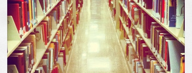 Fondren Library Center is one of Lieux qui ont plu à Maryam.